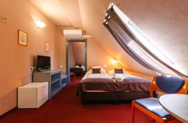Hotel Unicornis Eger