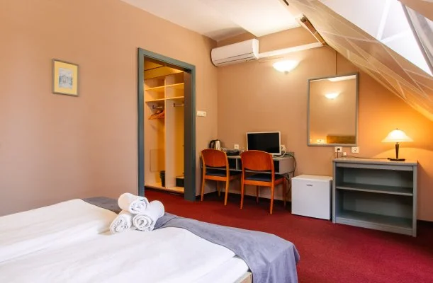 Hotel Unicornis Eger