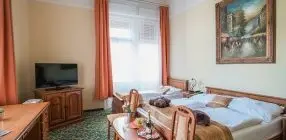 City Hotel Uni� - Napi �rak ell�t�s n�lk�l