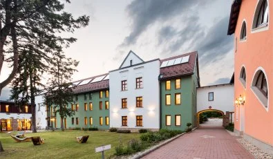 Hotel Vcsecity Herndvcse