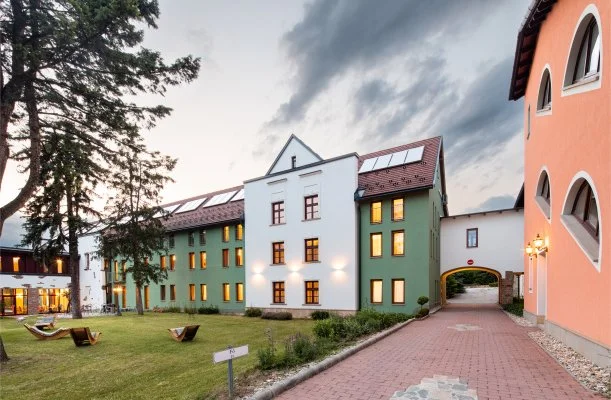 Hotel Vcsecity Herndvcse