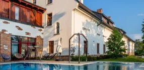 Hotel V�csecity - Legjobb �r f�lpanzi�val
