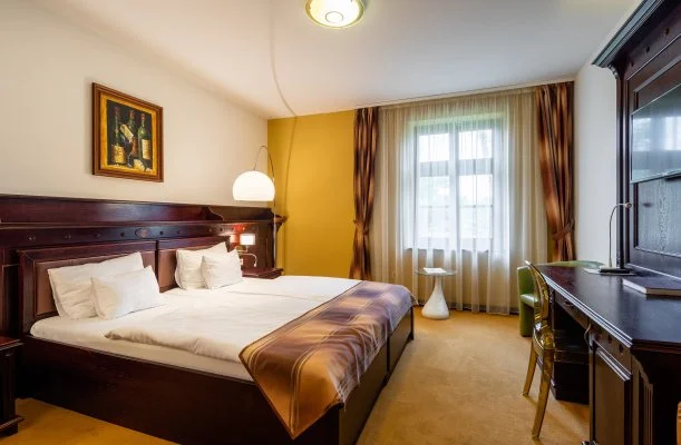 Hotel Vcsecity Herndvcse