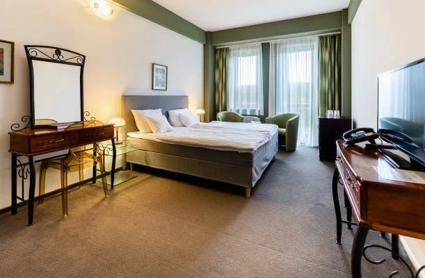 Hotel Vcsecity Herndvcse