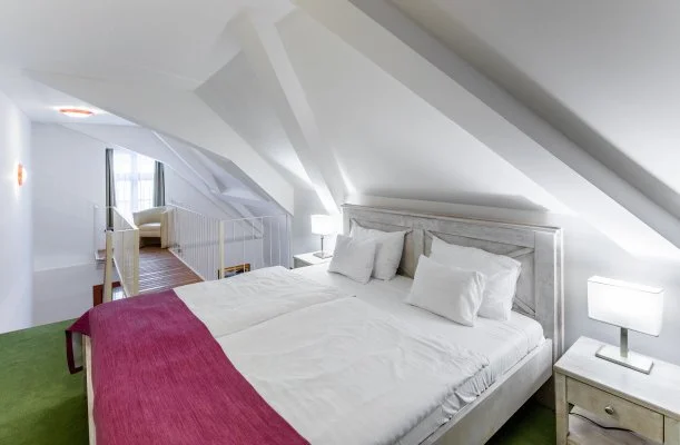 Hotel Vcsecity Herndvcse