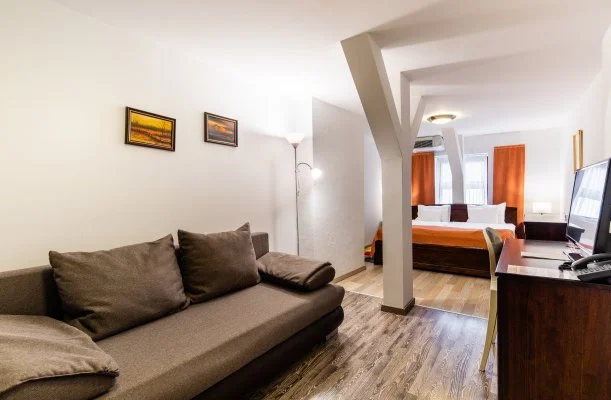 Hotel Vcsecity Herndvcse