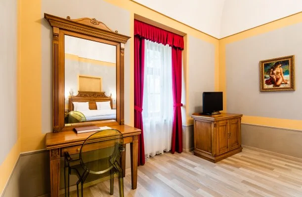 Hotel Vcsecity Herndvcse