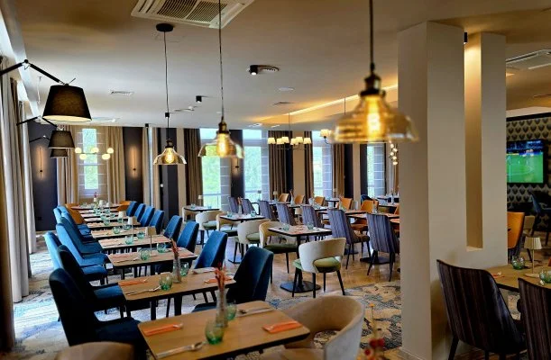 Hotel V�csecity Hern�dv�cse