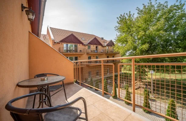 Term�l Hotel Vesta T�pi�szecs�