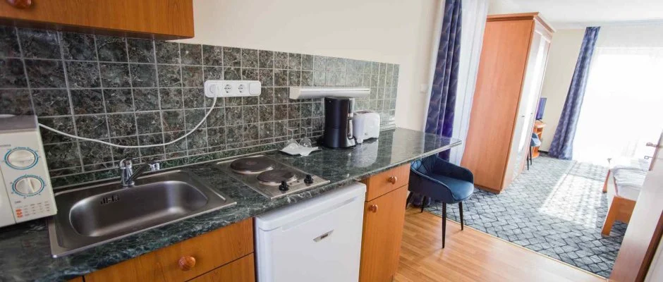 Hotel Vikt�ria S�rv�r