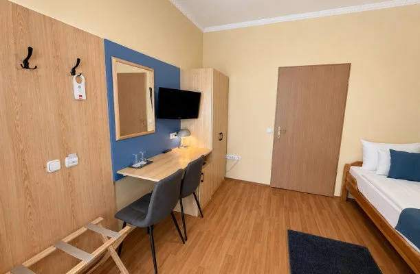 Hotel Vikt�ria S�rv�r