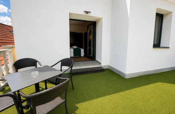 Hotel Vikt�ria S�rv�r