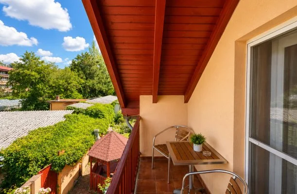 Hotel Vikt�ria S�rv�r