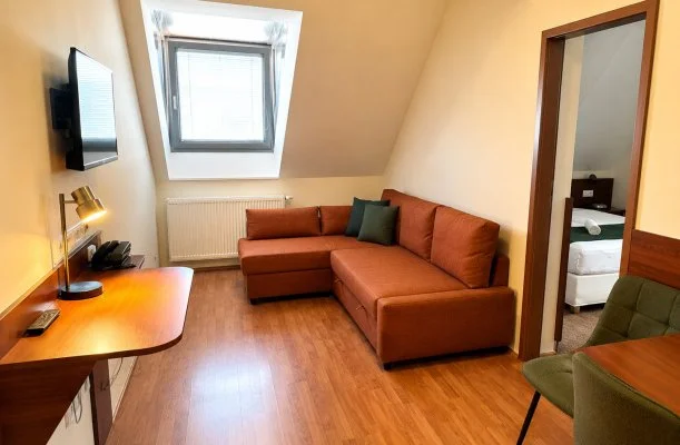Hotel Vikt�ria S�rv�r
