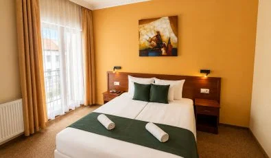Hotel Vikt�ria S�rv�r
