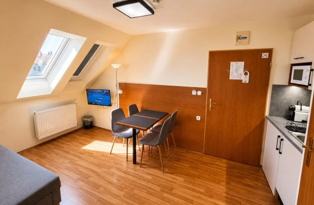 Hotel Vikt�ria S�rv�r