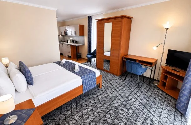 Hotel Vikt�ria S�rv�r