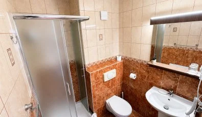 Hotel Vikt�ria S�rv�r