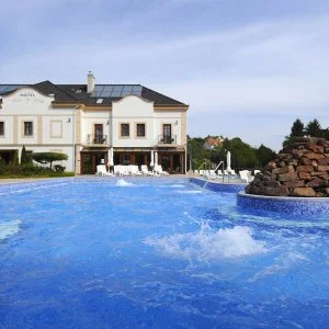 Hotel Villa Völgy Eger - Szobaárak félpanziós ellátással (min. 2 éj)