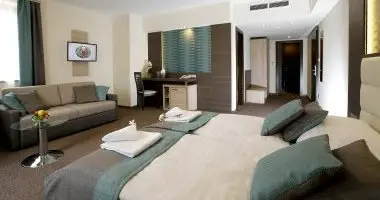 Szoba�rak f�lpanzi�s ell�t�ssal (min. 7 �j)