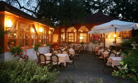 Hotel Villa Völgy Eger - Örökifjú Wellness Napok 60 év felett