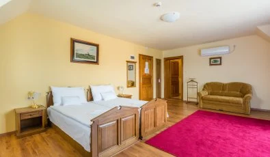 Hotel Vinum Wellness s Konferencia Hotel Kiskrs