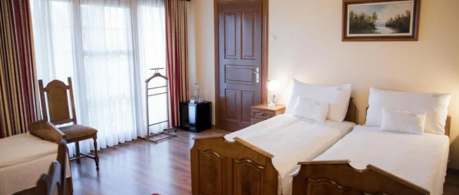 Hotel Vinum Wellness s Konferencia Hotel Kiskrs