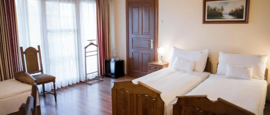 Hotel Vinum Wellness s Konferencia Hotel Kiskrs