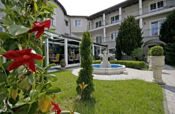 Hotel Xavin Hark�ny