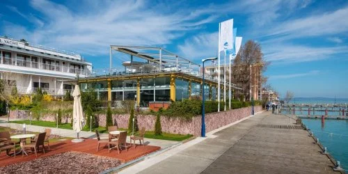 Hotel Yacht Wellness & Business Si�fok