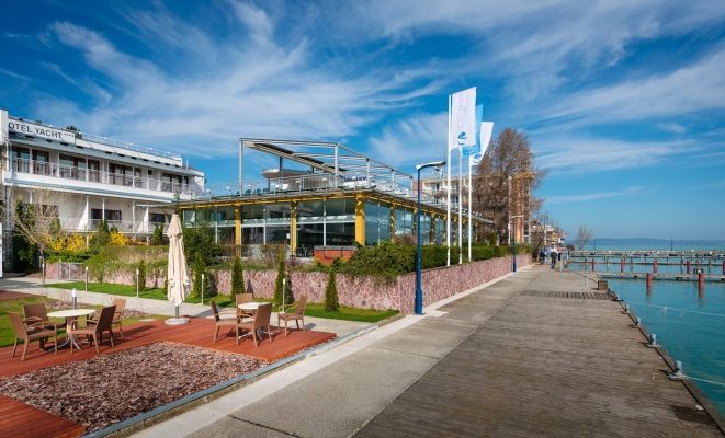 Hotel Yacht Wellness & Business Siófok