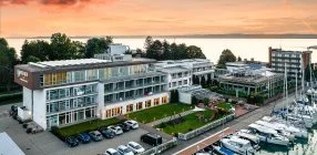 Hotel Yacht - Napi �r f�lpanzi�val