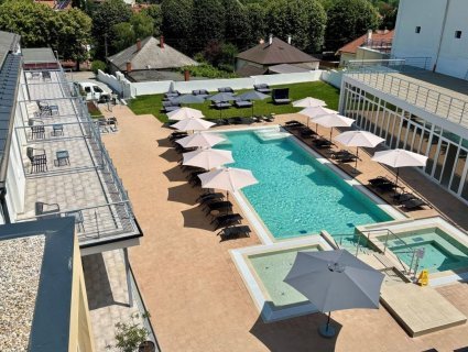 CE Plaza Hotel