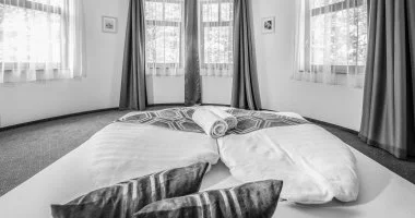 Két ünnep között