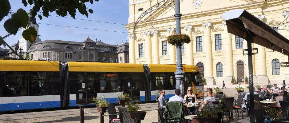 Terasz a Nagytemplom eltt - a Centrum Hotel ajnlsval