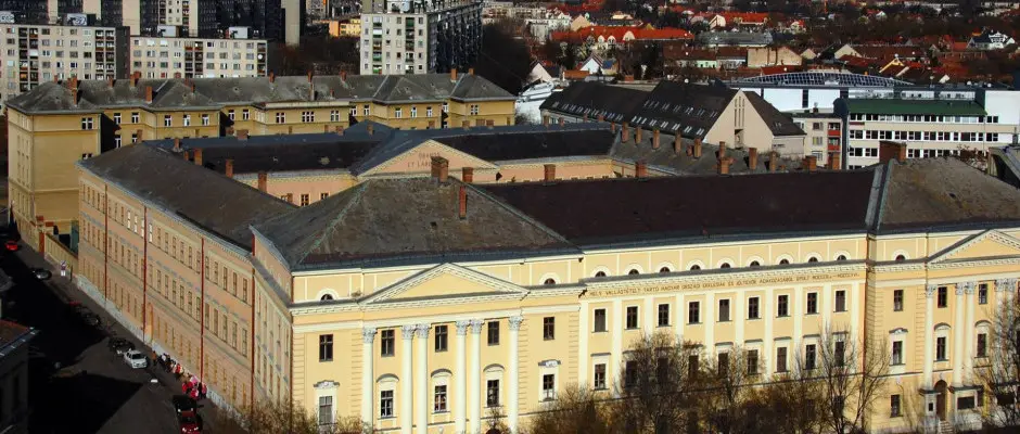 Reformtus Kollgium - a Centrum Hotel ajnlsval