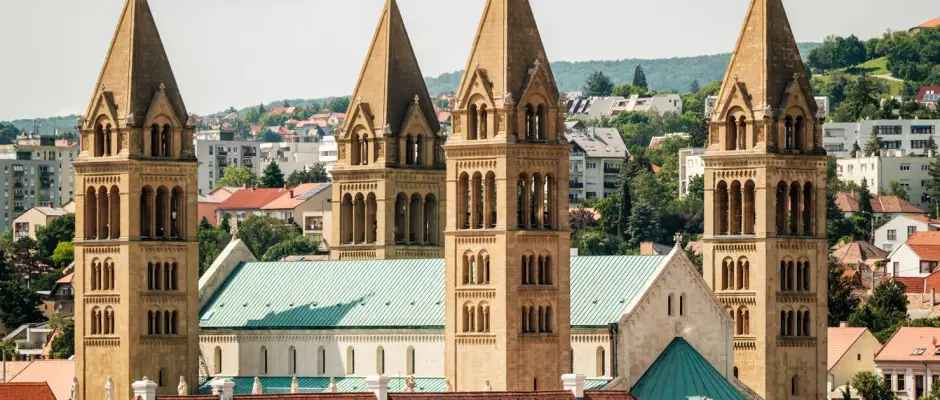 Szkesegyhz - a Corso Hotel Pcs ajnlsval