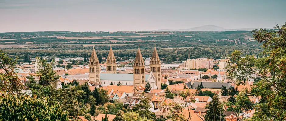 Szkesegyhz - a Corso Hotel Pcs ajnlsval