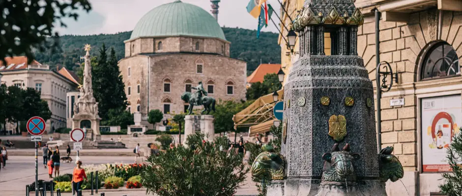 Szchenyi tr - a Corso Hotel Pcs ajnlsval