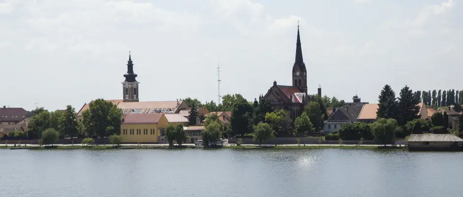 Kil�t�s a sz�llod�b�l, a Dun�ra - a Duna Relax Hotel aj�nl�s�val