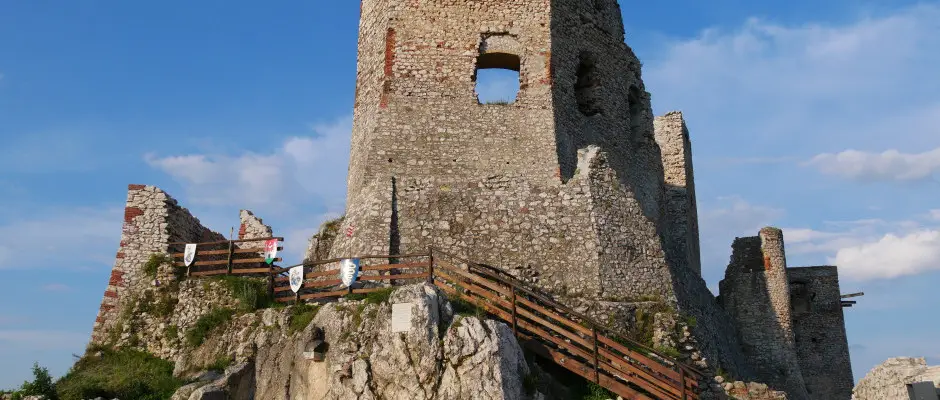 Cseszneki Vr - a Ferrata Vendghz ajnlsval