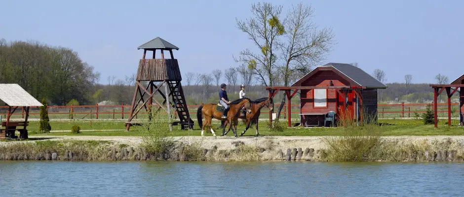 Szabadid kzpontunk nyron-lovaglsi lehetsggel - a Gosztola Gyngye Hotel ajnlsval