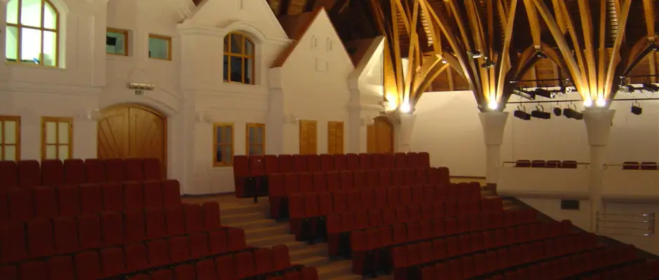 Sznhz Lendvn_makovecz Imre ltal tervezve - a Gosztola Gyngye Hotel ajnlsval