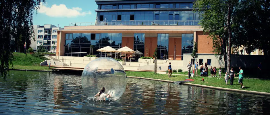 Bkscsaba, Csabagyngye Kulturlis Kzpont - a Hrs Therml Hotel ajnlsval