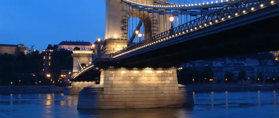 Lnchd - a Hotel Charles ajnlsval