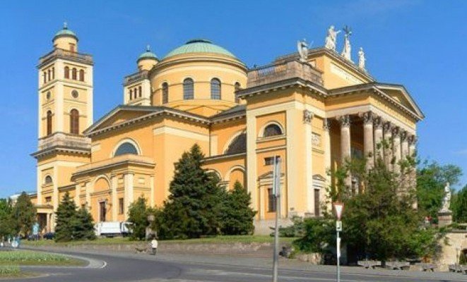Egri Bazilika - a Hajnal Hotel ajánlásával