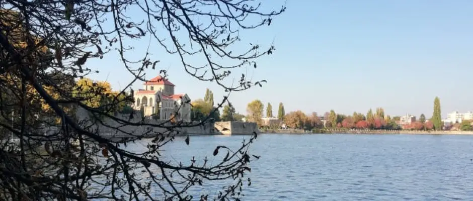 Vr - a Hotel Kiss ajnlsval