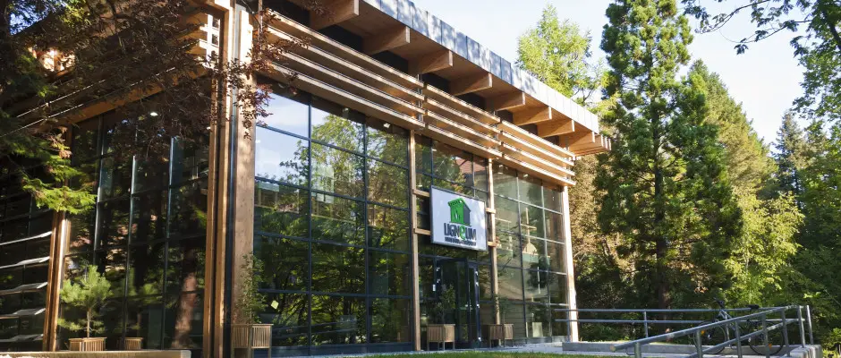 Ligneum Nyugat-magyarorszgi Egyetem Ltogatkzpont - a Hotel Lvr ajnlsval