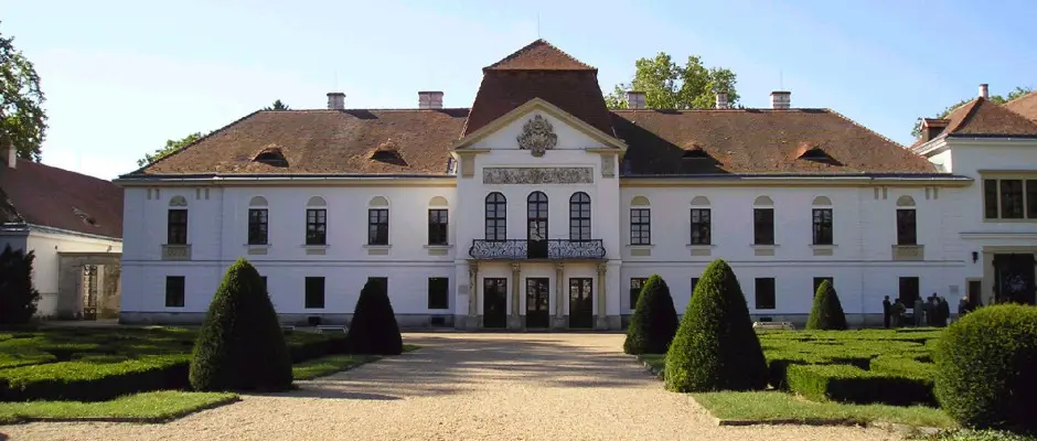 Nagycenki kastly - a Hotel Lvr ajnlsval