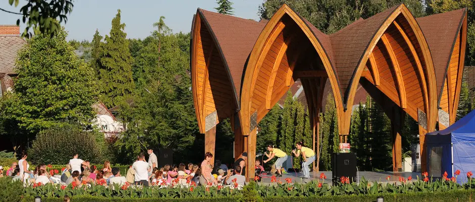 Zalakaros - Zenepavilon - Dsz tr - a Hotel MenDan ajnlsval